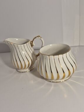 ​ ​Vtg Sadler England Gold Ribbed Swirl Creamer and Sugar Set Mid Century 2737